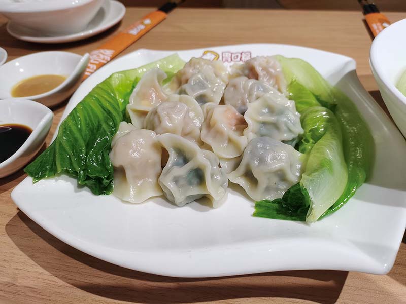 天氣冷了吃什么，來(lái)胃口福吃餃子，鮮香味十足，太好吃了